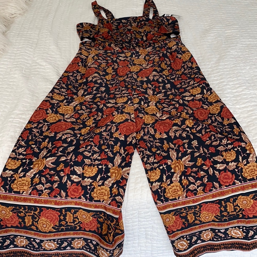 Boohoo woman’s jumpsuit